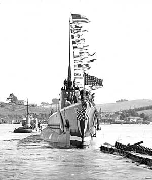 USS Wahoo launching